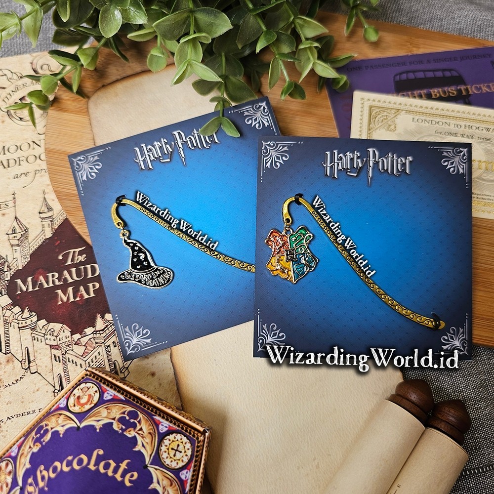

Bookmark Pembatas Buku Harry Potter Hogwarts Wizard In Training Metal Pembatas Buku Gift Kado
