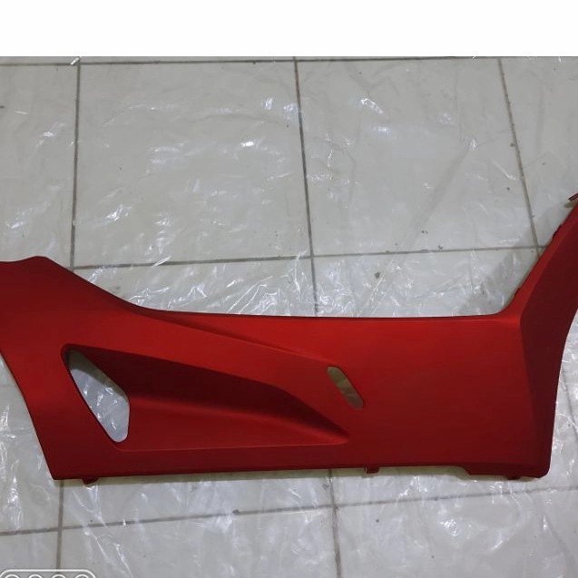 Cover Under Side Sirip Bawah Pijakan Kaki Kanan Honda Pcx 160 Merah