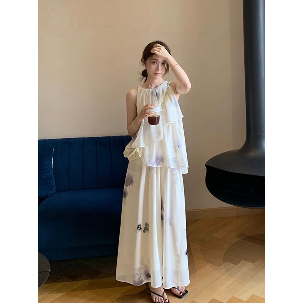 [Cream Winnie]Atasan leher halter manis dan lembut bermotif + rok panjang dua potong