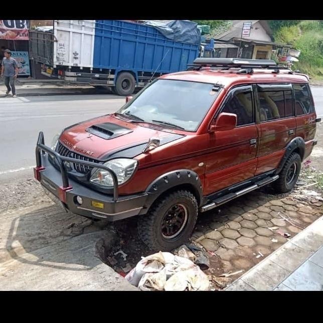 Over Fender Mitsubishi Kuda