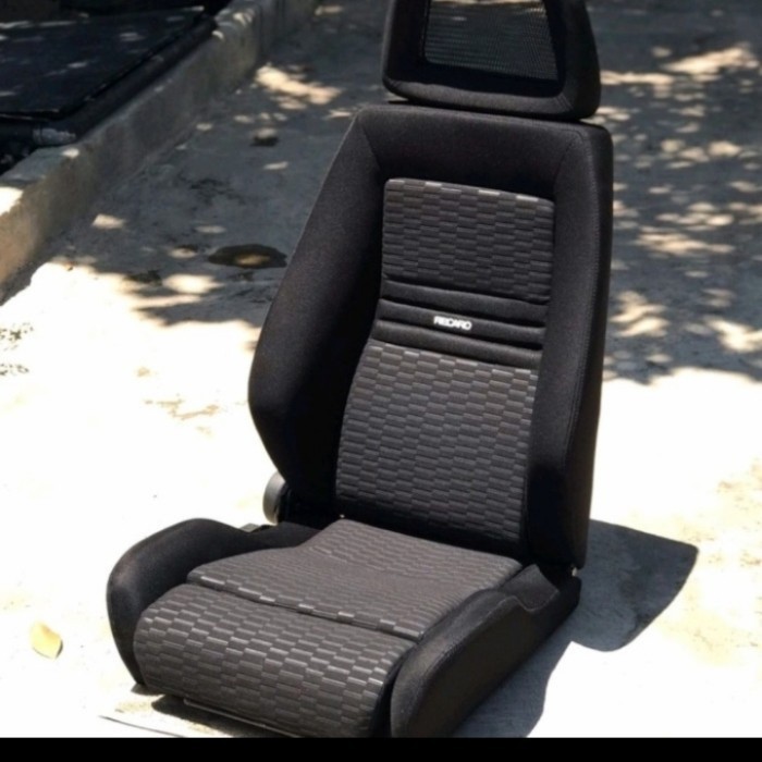 Kain Jok Mobil Hitam Garis Bludru