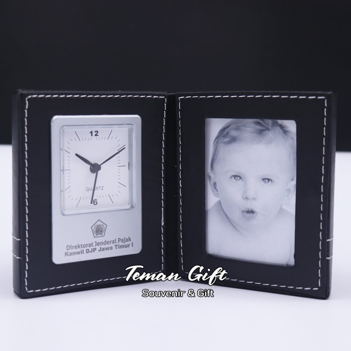 

JAM MEJA KULIT PEN HOLDER TEMPAT PENA CUSTOM LOGO BRAND SOUVENIR JK05