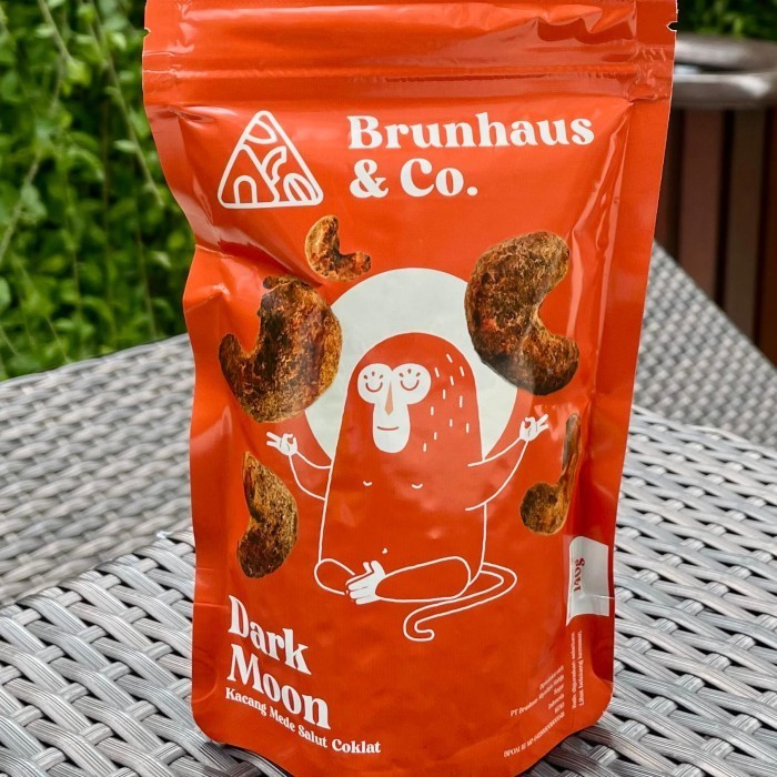 

Ready Brunhaus Dark Moon Chocolate Cashew