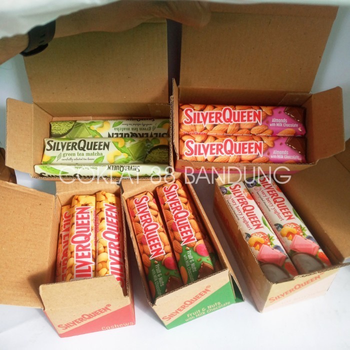 

Ready :: SILVER QUEEN 1 BOX 10 PCS X 25GR MIX 3 RASA, COKLAT SILVERQUEEN 25