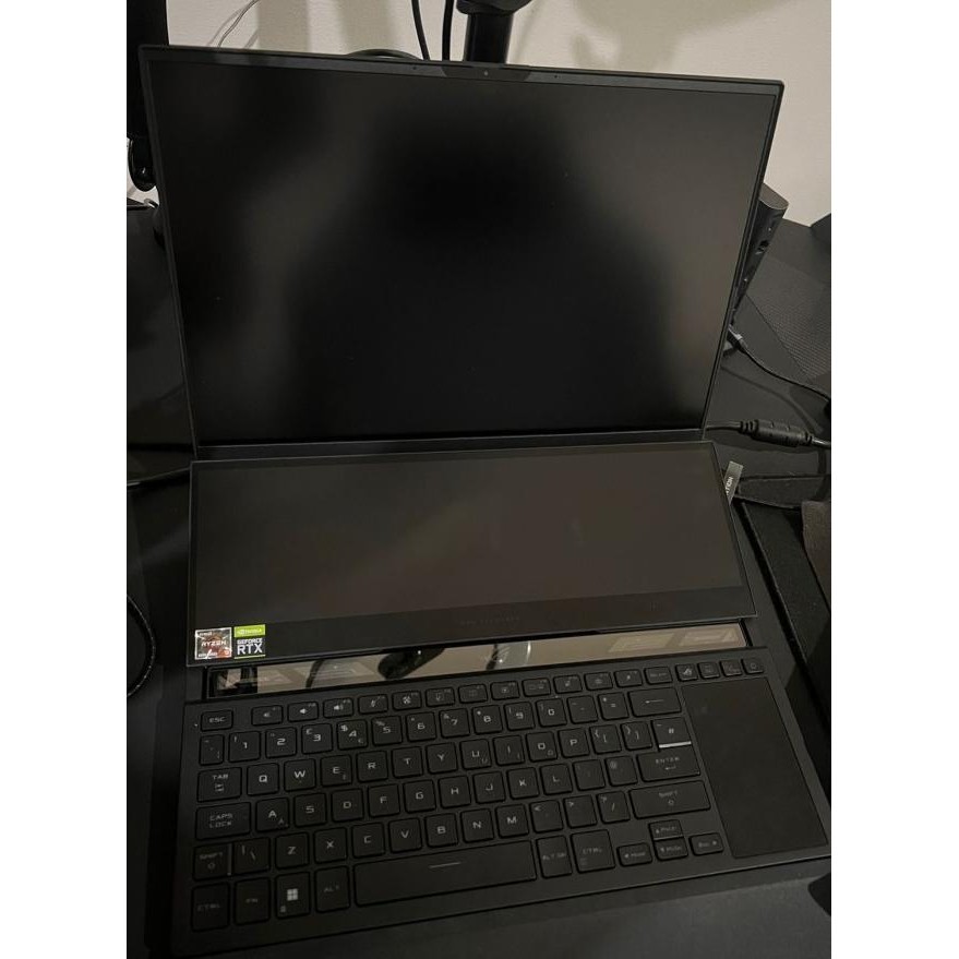 Asus Rog Zephyrus Duo 16 Gx650R