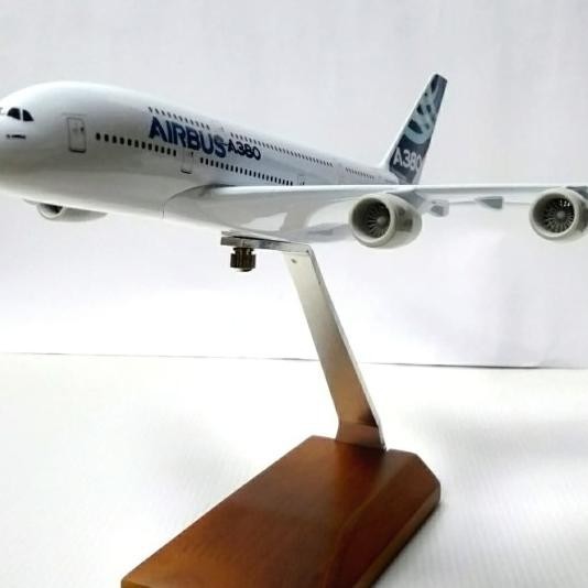 Pesawat Diecast Niatur Airbus A380