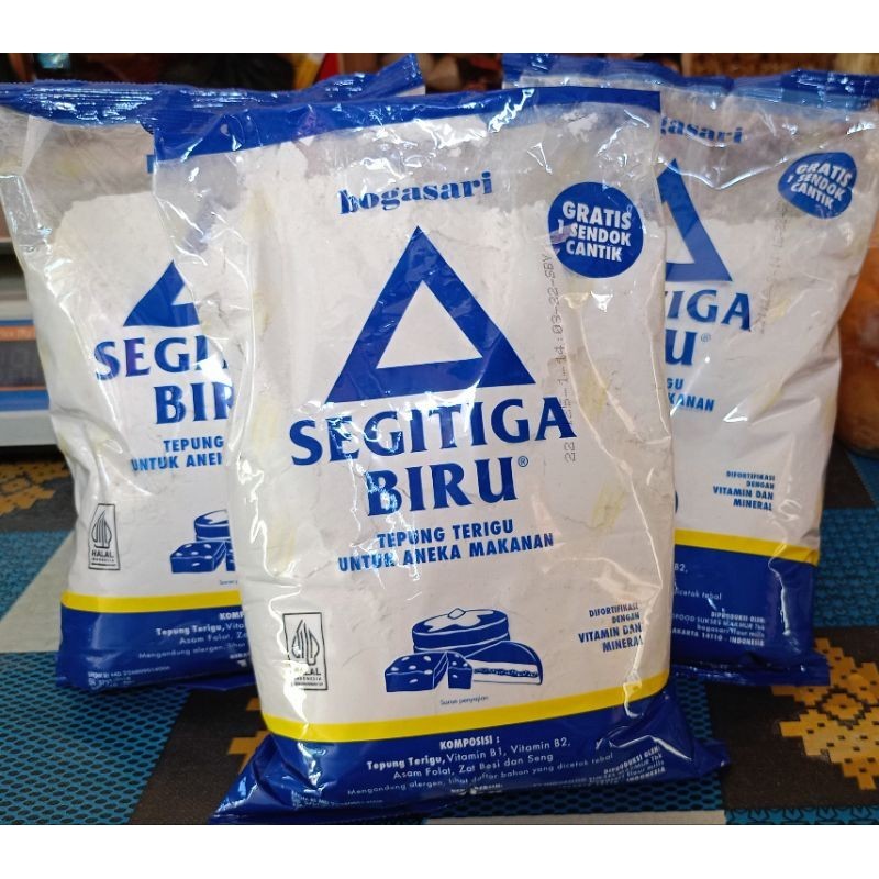 

Tepung terigu SEGITIGA kemasan 1kg