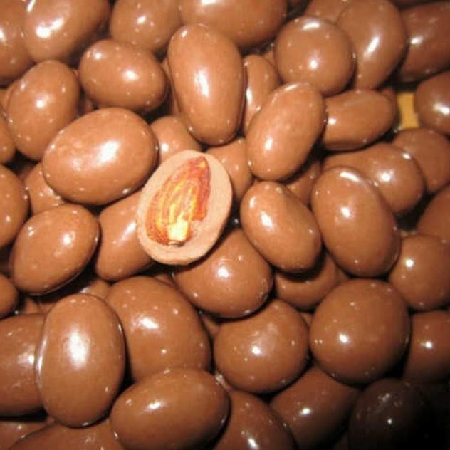 

(DISKON) 500 gram coklat isi almond / choco almonds