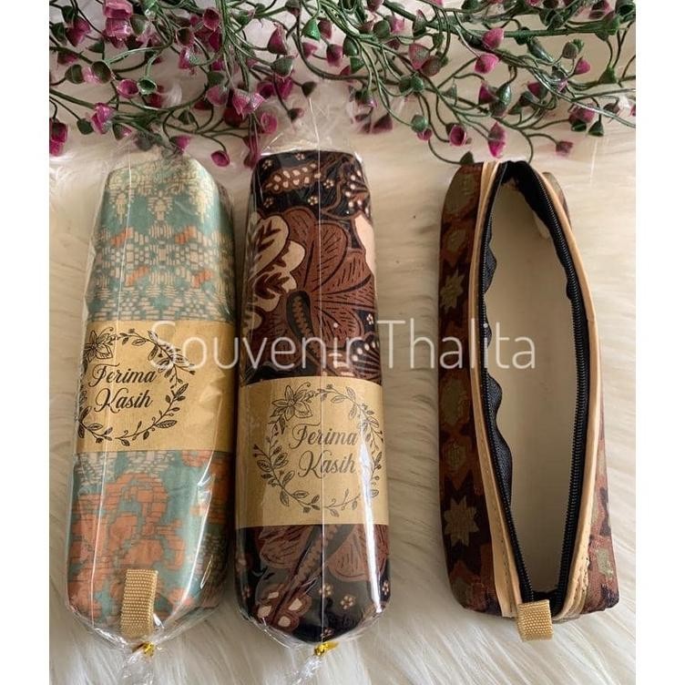 

Cuci Gudang Souvenir Pernikahan 50 Pcs Tempat Pensil Atau Pulpen Motif Batik Kemas Plastik Sale