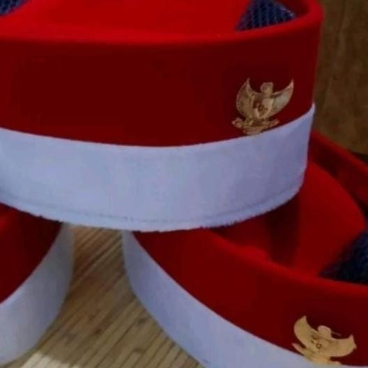 Peci Merah Putih