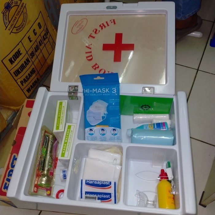 Kotak Obat P3K Dinding Type A Lengkap dengan isinya