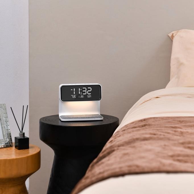 

VYRGO Jam Meja Digital Wireless Charging Alarm Led Clock Desk Lamp KS