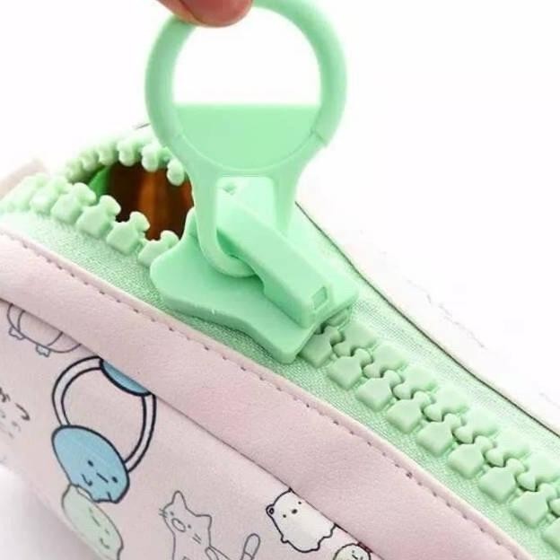 

Et-98 Tempat Pensil Jumbo Karakter Sumikko Gurashi / Tempat Alat Tulis Karakter Lucu Besar Sumikko Gurashi Beli Lokal