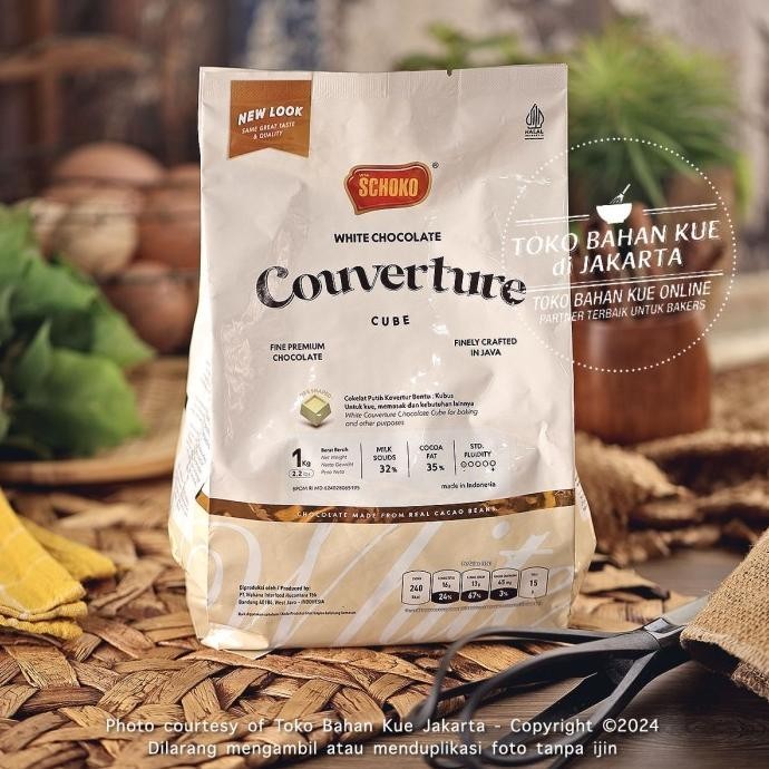 

Schoko White Cube 1Kg Chocolate Couverture Cokelat Putih Susu Baking
