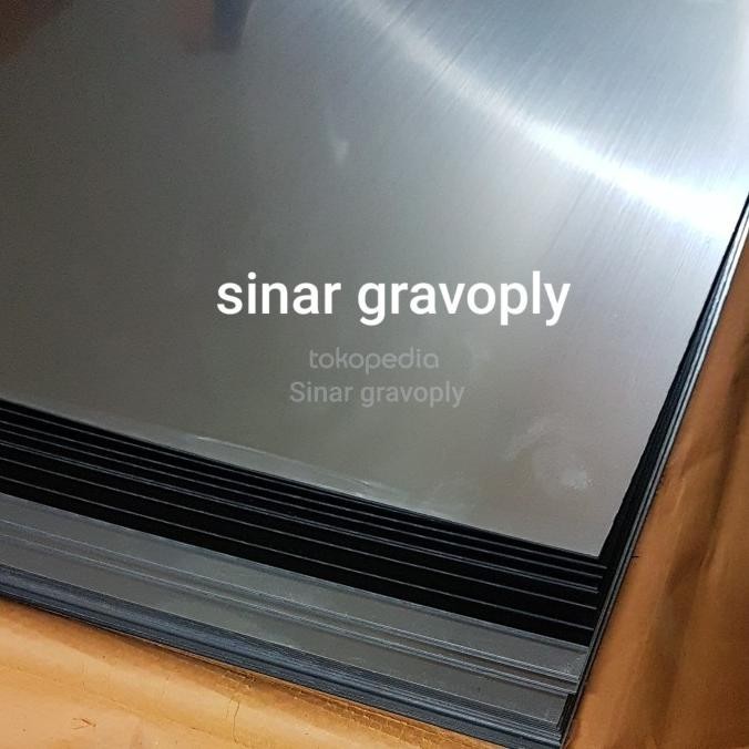 

gravoply silver teks hitam bahan gravir nametag dll 60x120 tebal 1.5ml