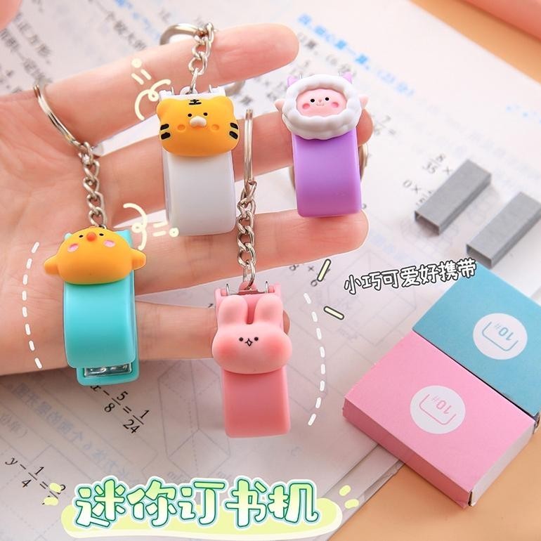 

8.8 Murmure.Id | Staples Mini Lucu Stapler Karakter Gantungan Kunci Hekter Mini Import