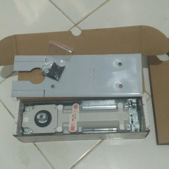 FLOORHONGE DORMA BTS 75V