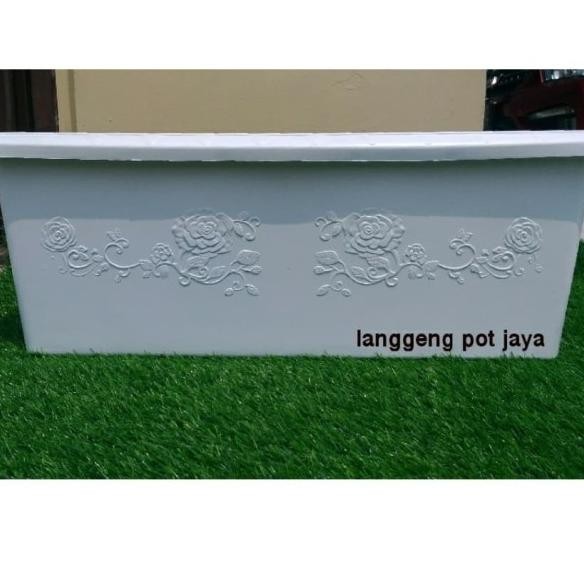 Pot Tanaman Plastik Putih Shallom Panjang Motif Bunga Ukuran 65 Cm
