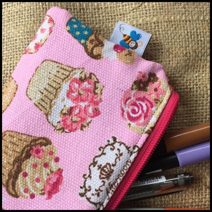 

DISKON PINK CUPCAKE TEMPAT PENSIL KANVAS PENCIL CASE