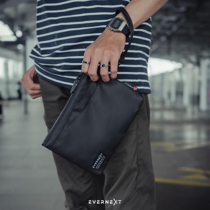 Hand Bag Pria Waterproof Anti Air Dompet Hp Cowok Keren Keninian