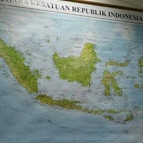 

Peta Indonesia Bingkai Kayu Lapis Kain