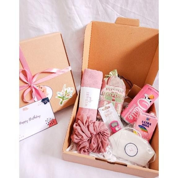 

jy-6 HAMPERS PINK / KADO ULANG TAHUN / KADO ANNIVERSARY / KADO VALENTINE / KADO WISUDA / GIFT BOX / HAMPERS SNACK / KADO MAKANAN Termurah