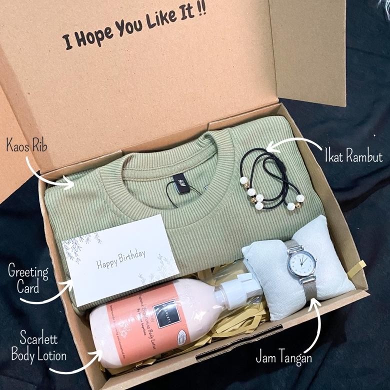 

rt-69 [B4435]KADO KAOS RIB BODY LOTION SCARLETT/KADO PACAR/GIFT BOX KAOS RIB SCARLETT/HADIAH ULANG TAHUN/KADO ANNIVERSARY/KADO VALENTINE/KADO WISUDA/KADO WEDDING/KADO CEWEK Sale