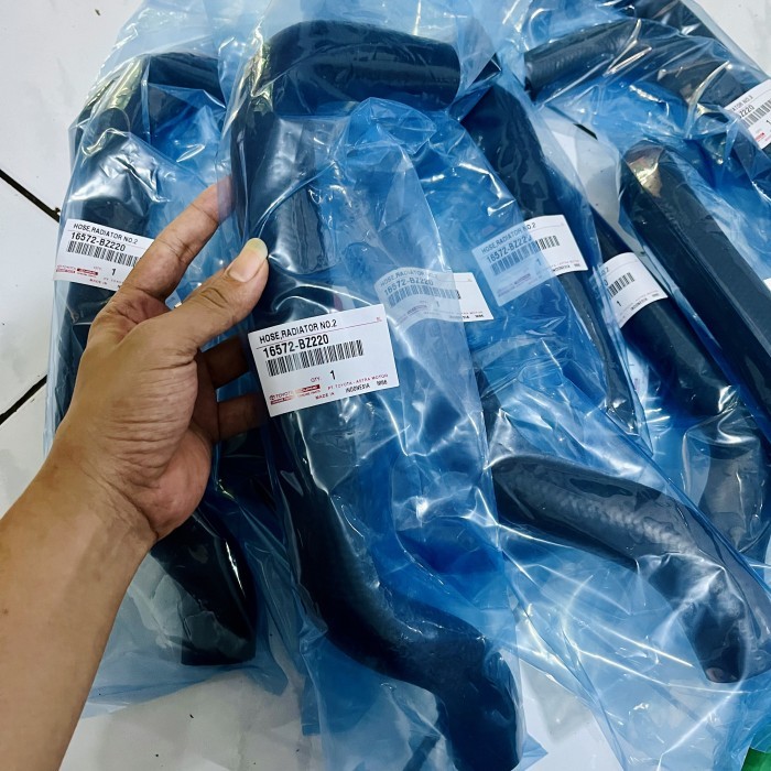 Selang radiator bawah avanza veloz 16572-bz220