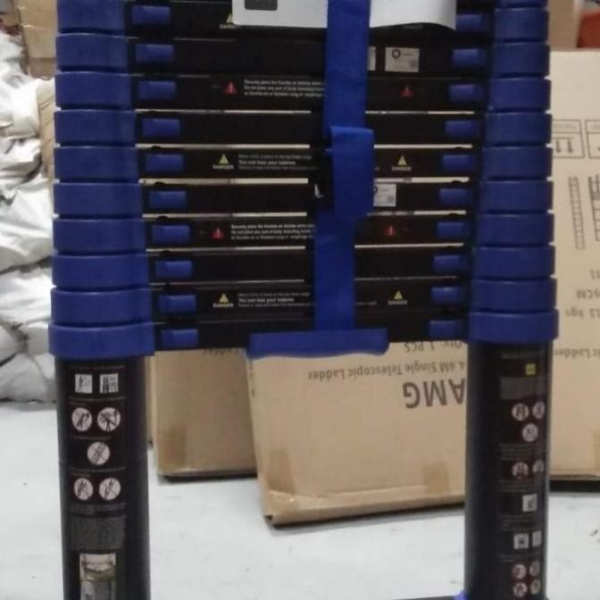 tangga teleskopik 4.4 merek amg