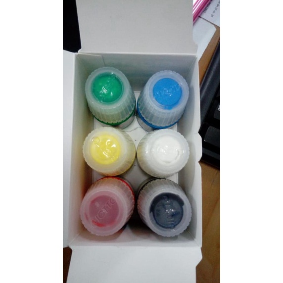 

Paket hemat cat akrilik 25 ml GIOTTO isi 6 botol warna berbeda