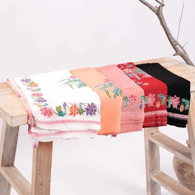 Kain Sarung Batik Encim Pekalongan Meradelima Paris - 01