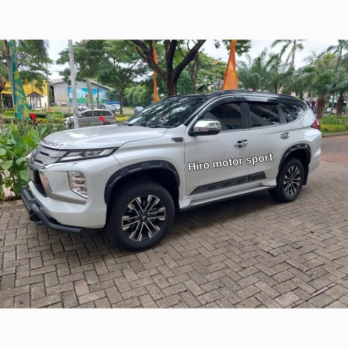 Over Fender Pajero Rockford 2021