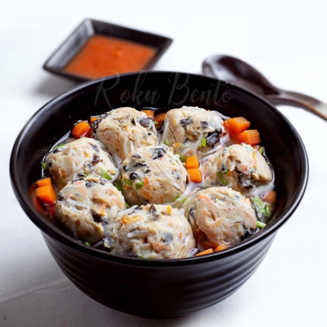 

BAKSO RAMBUTAN (LOHUA) HOMEMADE ROKU BENTO ISI 10 NO MSG TANPA PENGAW