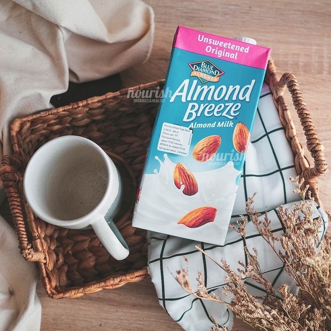 

Promo Blue Diamond, Almond Breeze Almond Milk Unsweetened 946ml Best Seller