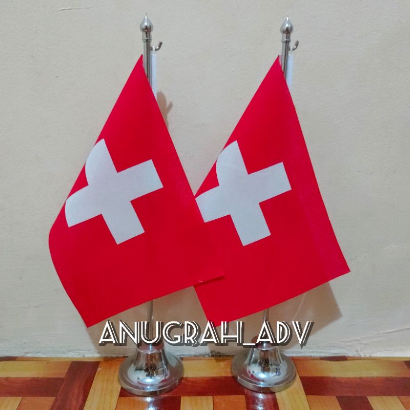 

tiang stenlees bendera meja SWISS