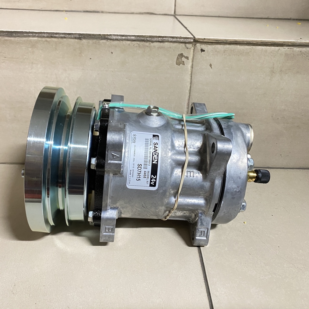 Kompresor Compressor AC CAT 24 Volt Alat Berat Ori Sanden 4468