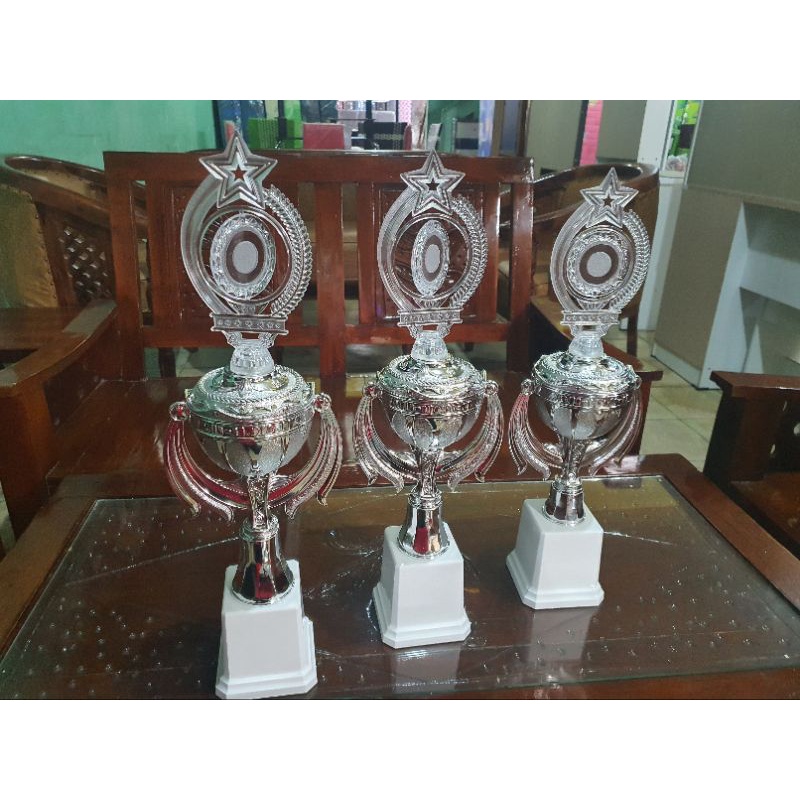 trophy piala tropi figur spin bening mewah