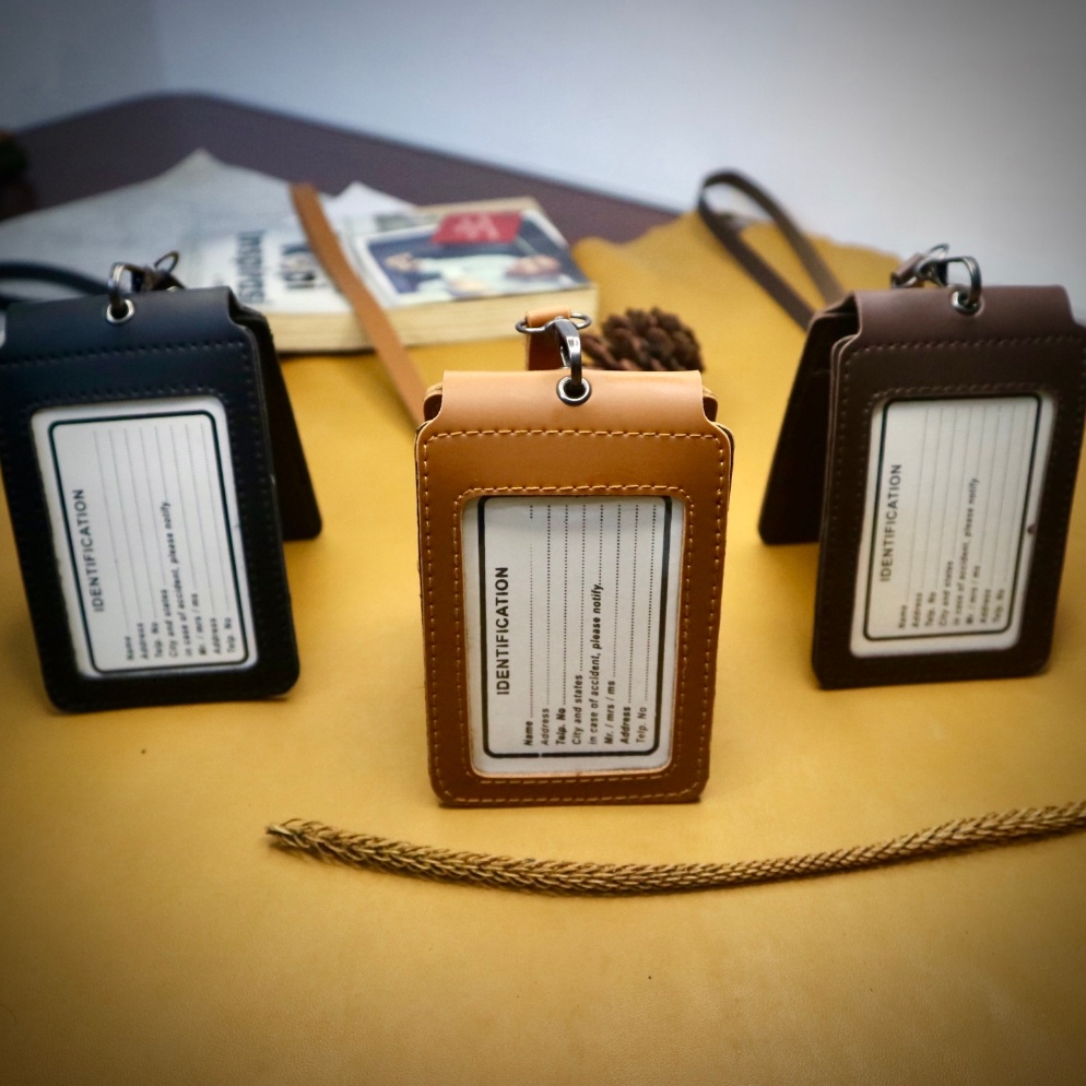 

4.4 sale NAME TAG/ID CARD KULIT 3 SLOT MAGNET (BISA CUSTOM GRAFIR)TERLARIS TERMURAH KWALITAS PREMIUM