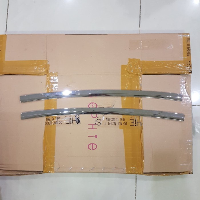 List/Lis Kaca Belakang Calya Chrome terpercaya