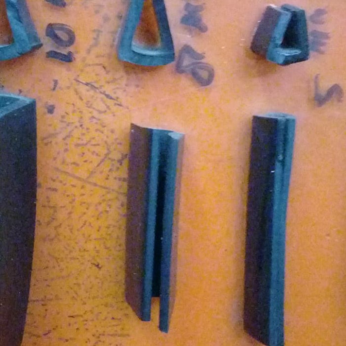 Karet / Rubber List U Untuk ketebalan 8mm terbaik