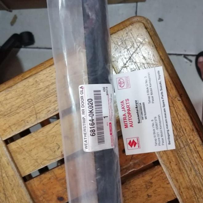 Pelipit Kaca List Kaca Belakang Kanan Fortuner