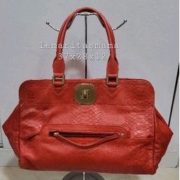 LC cuir red shoulder bag