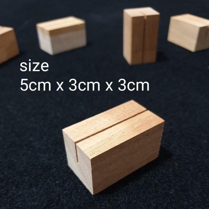 

] card holder kayu 5 x 3 x 3cm tatakan nomor dudukan kartu nomer meja