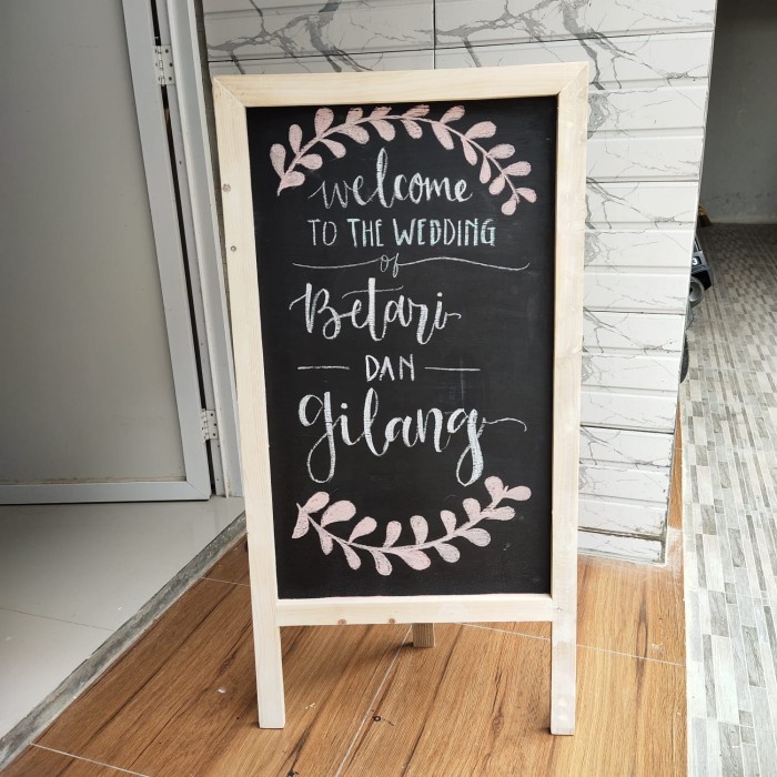 

Papan Tulis Kapur/Blackboard 50X100 Cm Ada Kaki& Stand Permanen Berkualitas