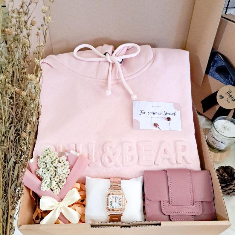 

Best Seller Hampers Sweater Hoodie Gift Box Girly Cewek Kado Ulang Tahyn Special / Hampers special Cewek / Kado Cewek Special / Hampers Lebaran murah