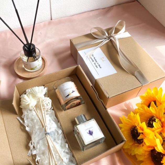 

Best Seller GIFT SET REED DIFFUSER LILIN AROMATERAPI // HAMPERS AROMATERAPI // REED DIFFUSER //LILIN AROMATERAPI // GIFT BIRTHDAY // WEDDING // GRADUATION murah
