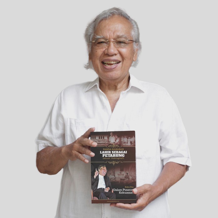 

NEW BUKU PANDA NABABAN, LAHIR SEBAGAI PETARUNG (BUKU I & II)