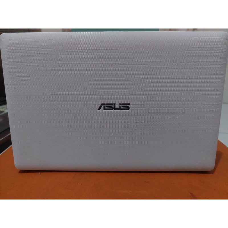 Asus X200m