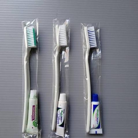 

BARANG TERBARU !!! DISPOSABLE DENTAL KIT SET SIKAT GIGI HOTEL SEKALI PAKAI - TERLARIS