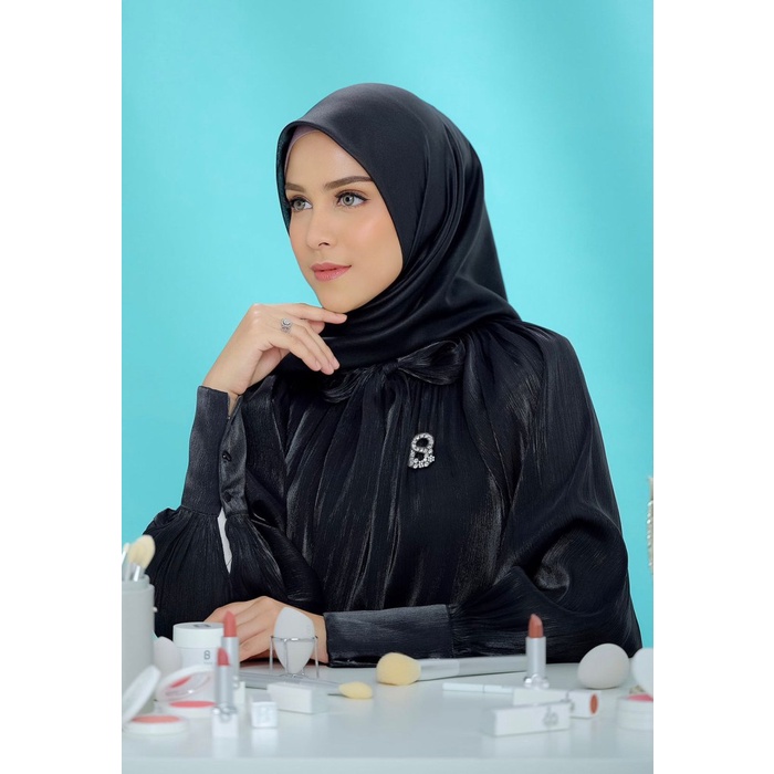 [Original] Buttonscarves Everyday Scarf Paris Premium - Caviar/ Black Bisa Gojek